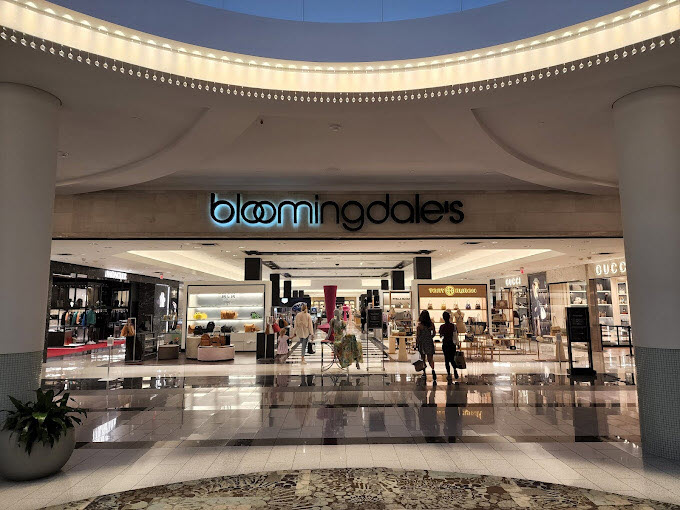 Bloomingdale's - Shop in Albertson, NY